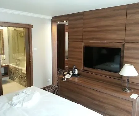 Kormoran Medispa 4* רובי